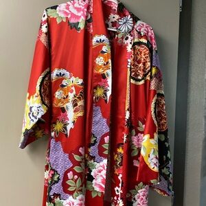 Natori long silky robe never worn. Size medium